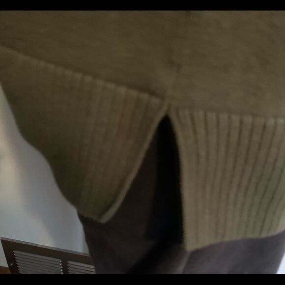 Ellen Tracy olive asymmetrical collar sweater, long-sleeved, front pockets, L - Picture 10 of 15